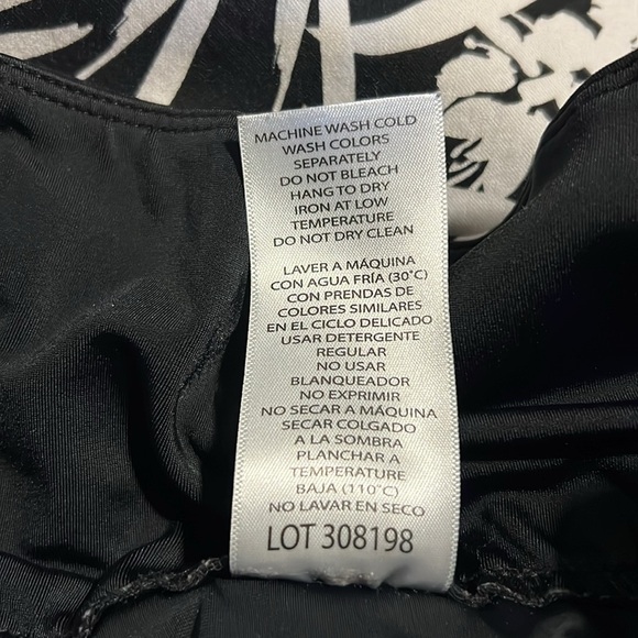 S.C. & Co Skort Black & White Floral Tummy Control Stretch Pull On Pockets Q48 - Picture 5 of 5